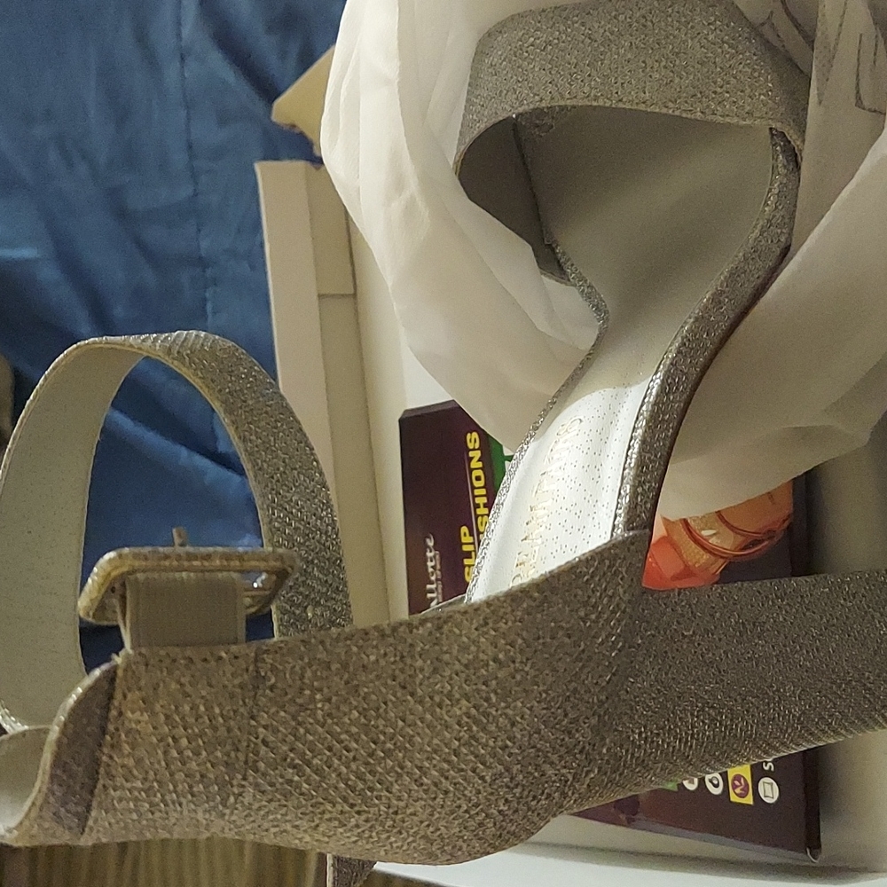 Shoe